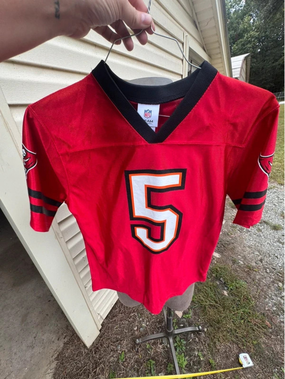 Youth XL Tampa Bay Bucs Football Jersey Freeman